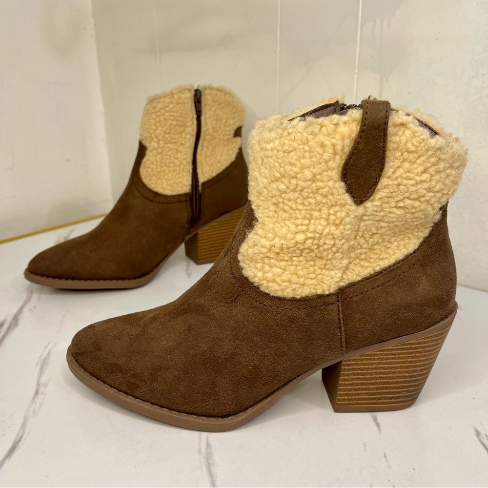 Sugar Tula Womens Western Booties Brown Suede With Shearling/Faux-Fur Cuff Sz 9M